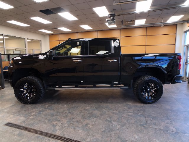 Used 2021 Chevrolet Silverado 1500 High Country w/ Technology Package AWD/4WD image 4