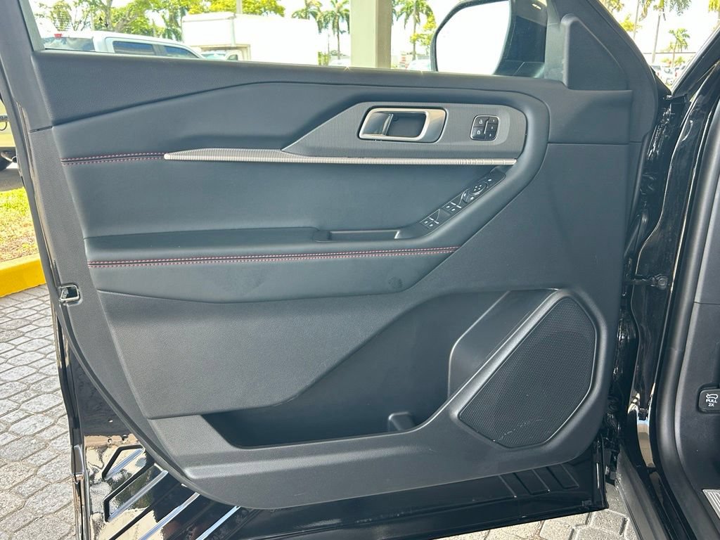 Certified 2026 Ford Explorer ST-Line w/ ST-Line Street Pack RWD image 35