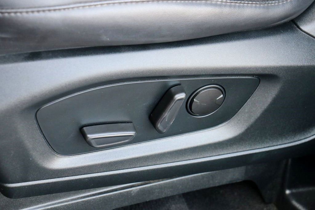 Certified 2022 Ford Explorer XLT w/ Equipment Group 202A image 21