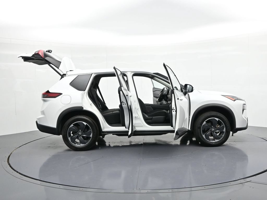 Used 2024 Nissan Rogue SV FWD image 27