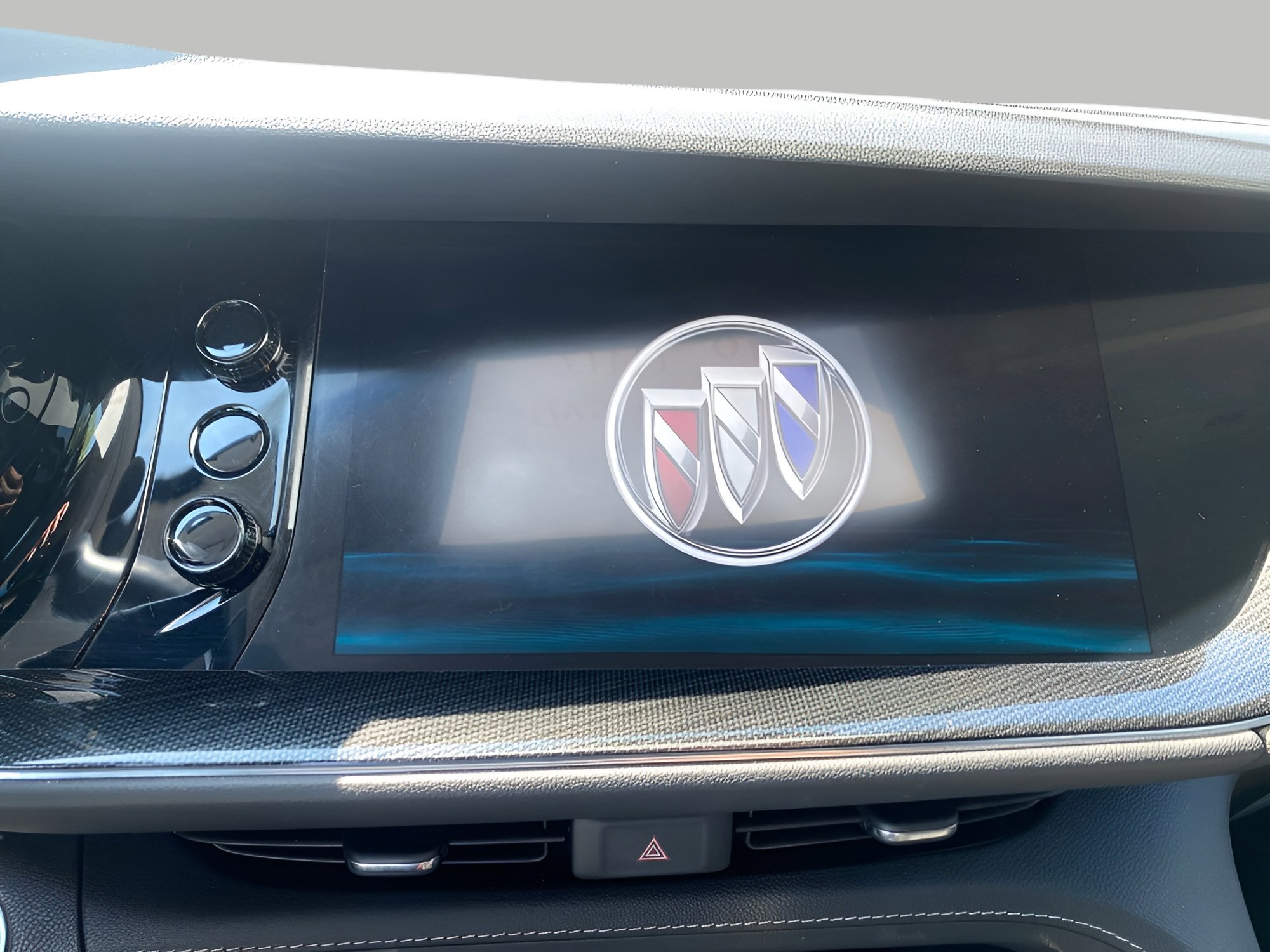 Used 2022 Buick Envision Preferred FWD image 15
