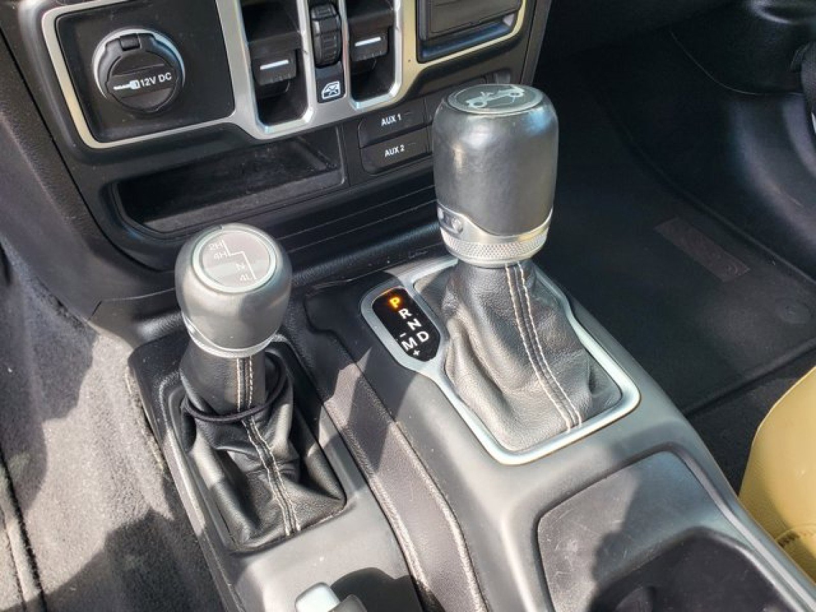 Used 2018 Jeep Wrangler Unlimited Sahara image 24