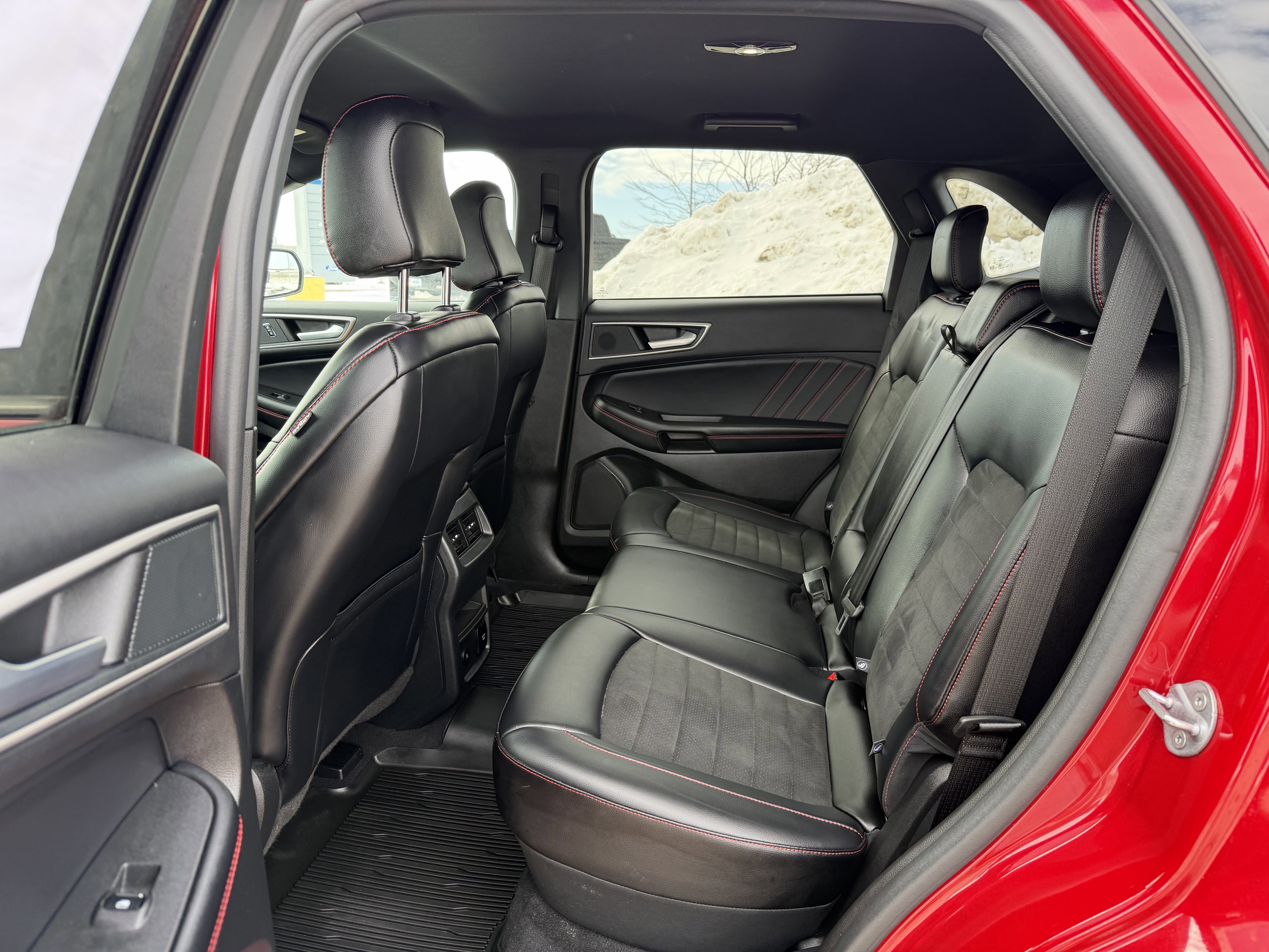 Certified 2024 Ford Edge ST-Line w/ Class II Trailer Tow Package image 19