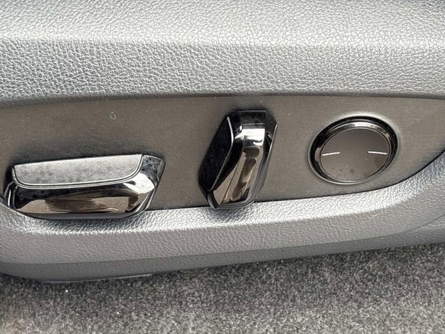 Used 2025 Lexus GX 550 w/ Accessory Package (2T) AWD/4WD image 28