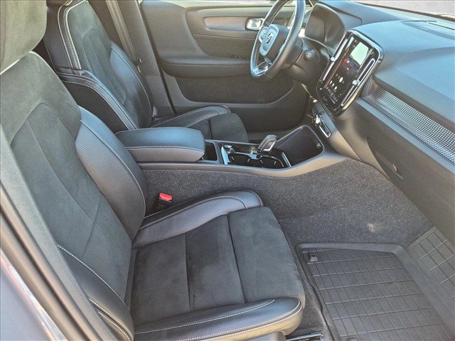 Used 2021 Volvo XC40 P8 Recharge w/ Advanced Package AWD/4WD image 23
