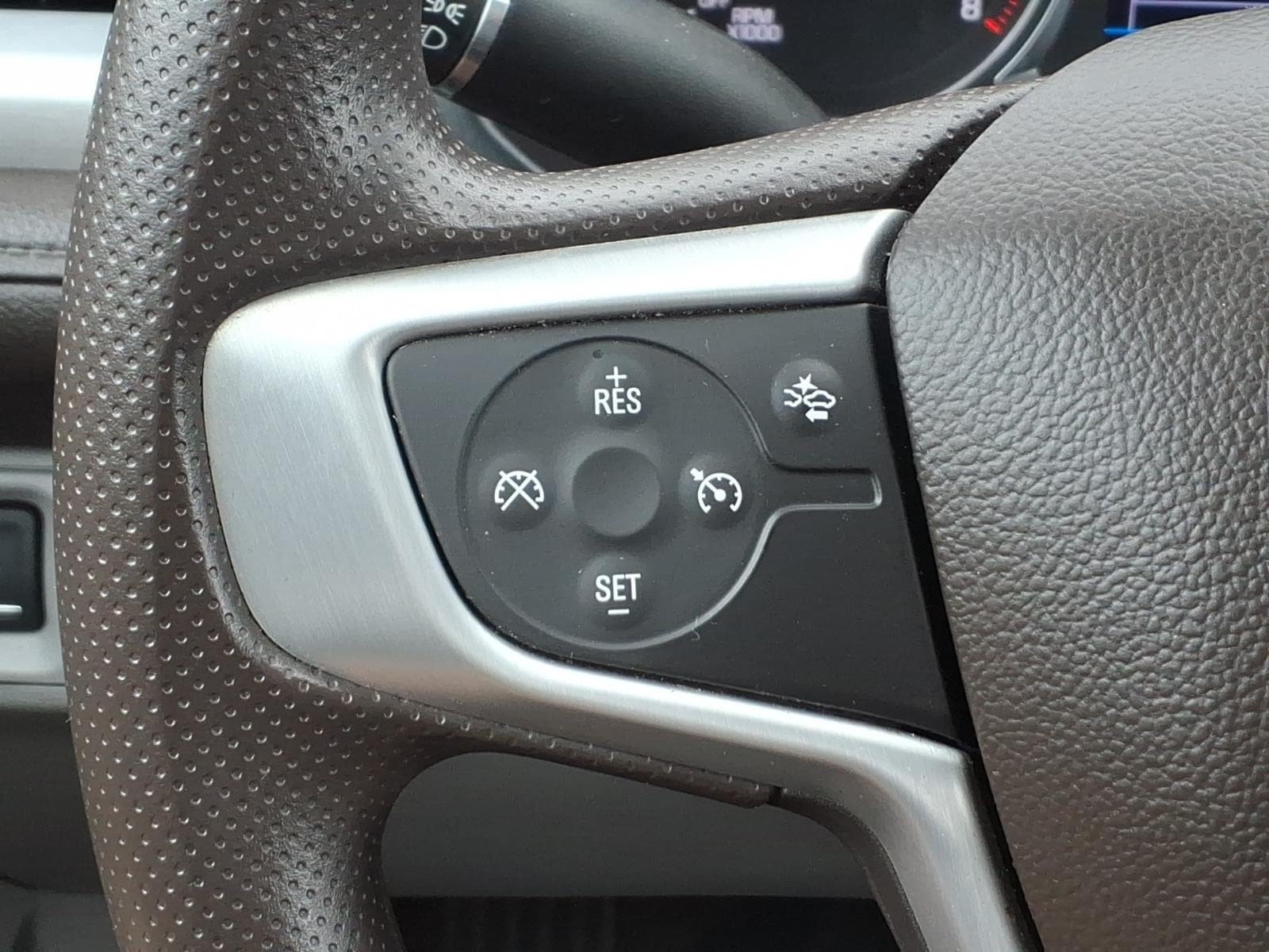 Used 2022 GMC Acadia SLE w/ Driver Convenience Package AWD/4WD image 17