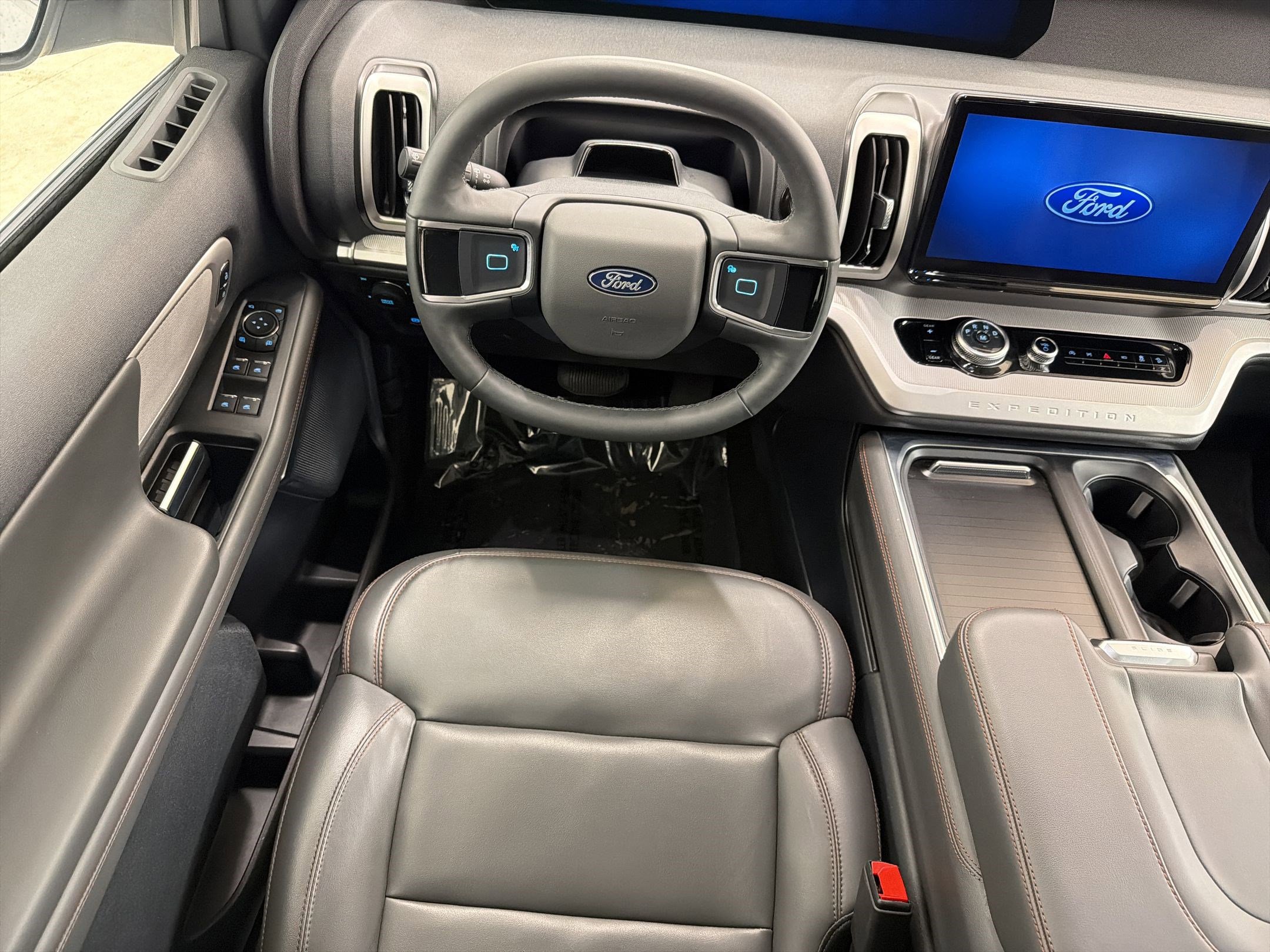 Certified 2025 Ford Expedition Active AWD/4WD image 26