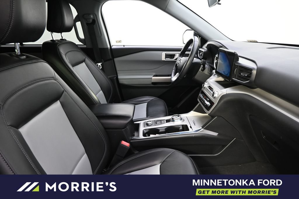 Certified 2023 Ford Explorer XLT w/ Equipment Group 202A AWD/4WD image 15
