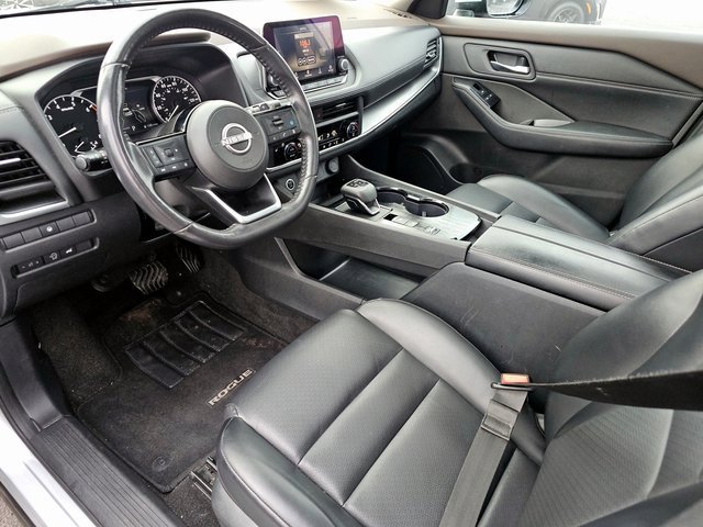 Used 2023 Nissan Rogue SV w/ SV Premium B Package image 3