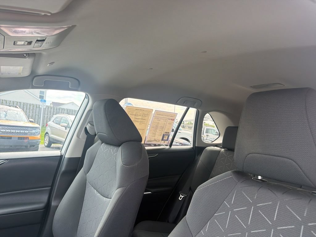 Used 2023 Toyota RAV4 XLE AWD/4WD image 23