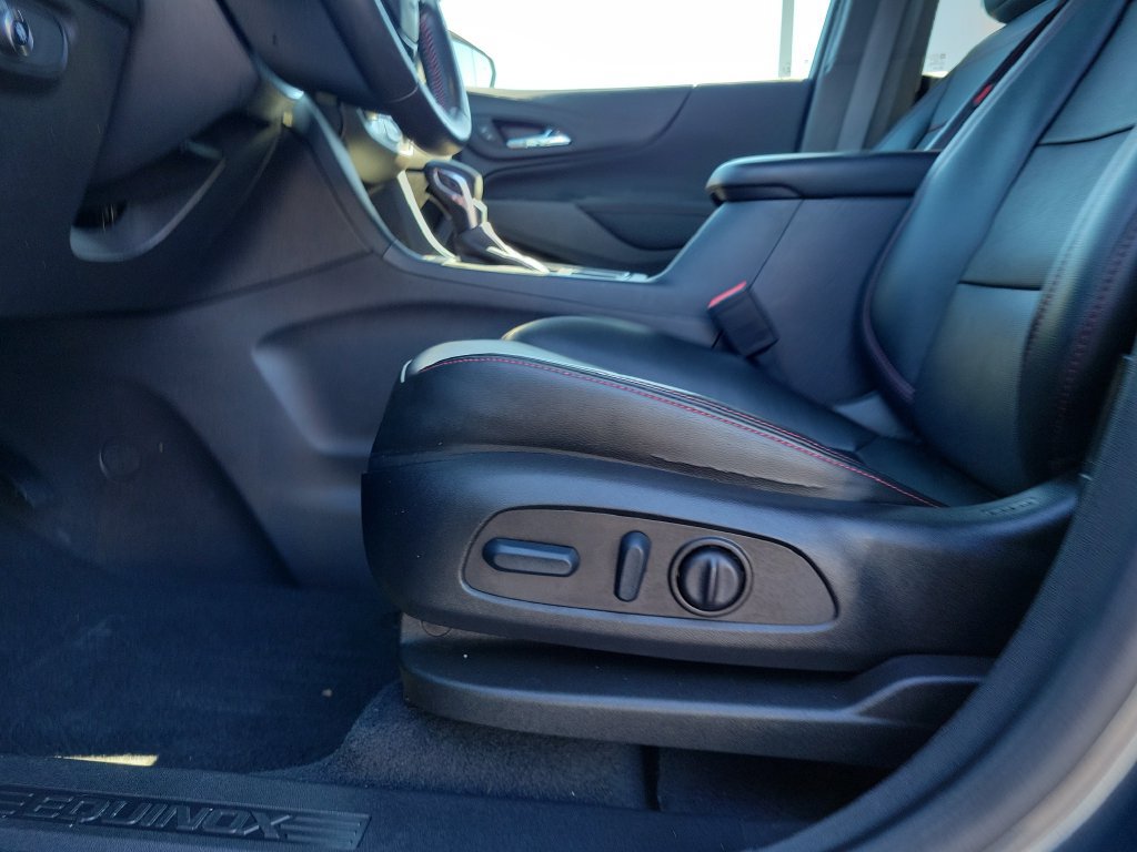 Used 2022 Chevrolet Equinox RS w/ RS Leather Package FWD image 19