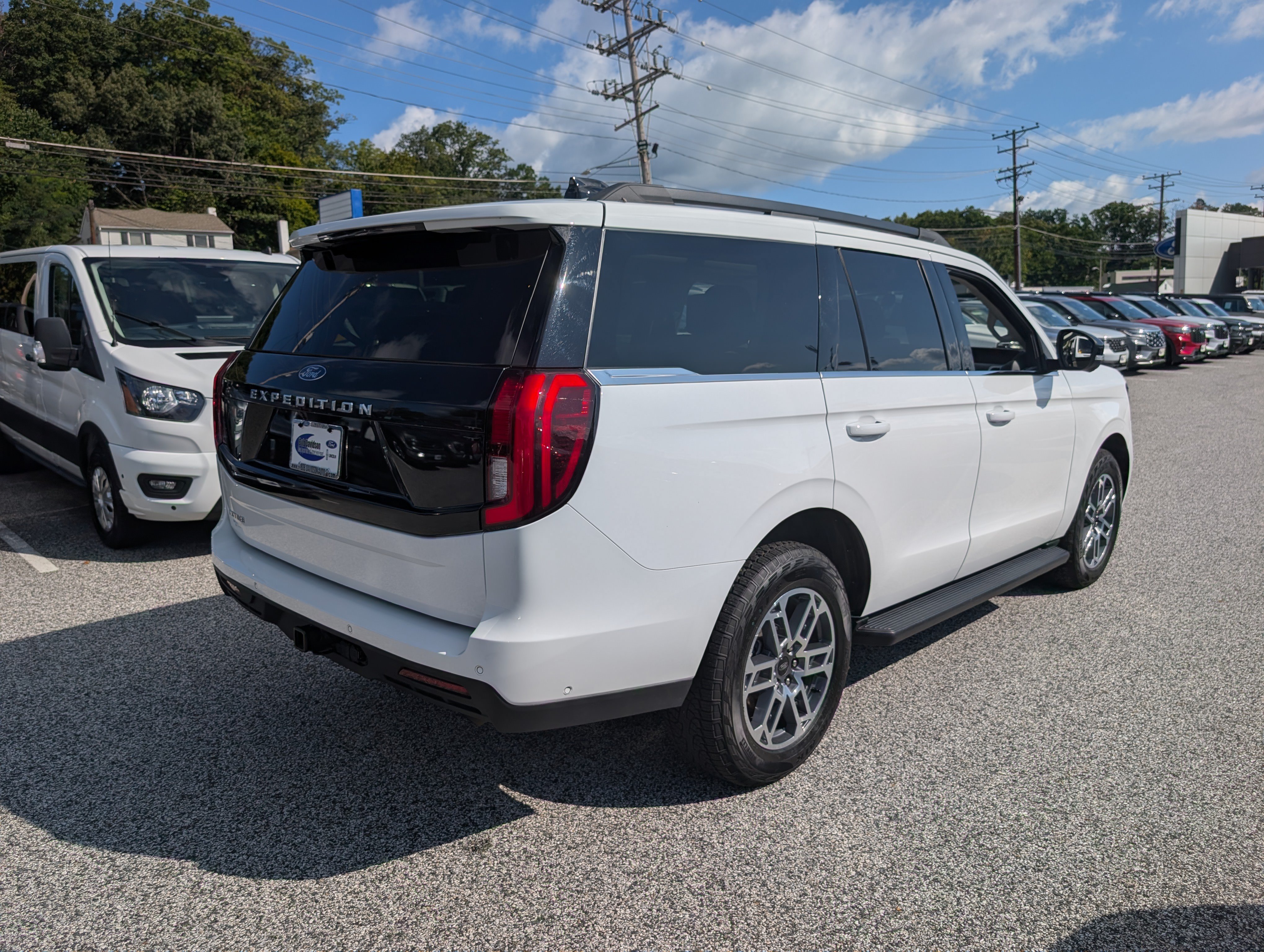 Certified 2025 Ford Expedition Active AWD/4WD image 7