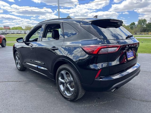 Certified 2023 Ford Escape ST-Line w/ Cold Weather Package FWD image 3