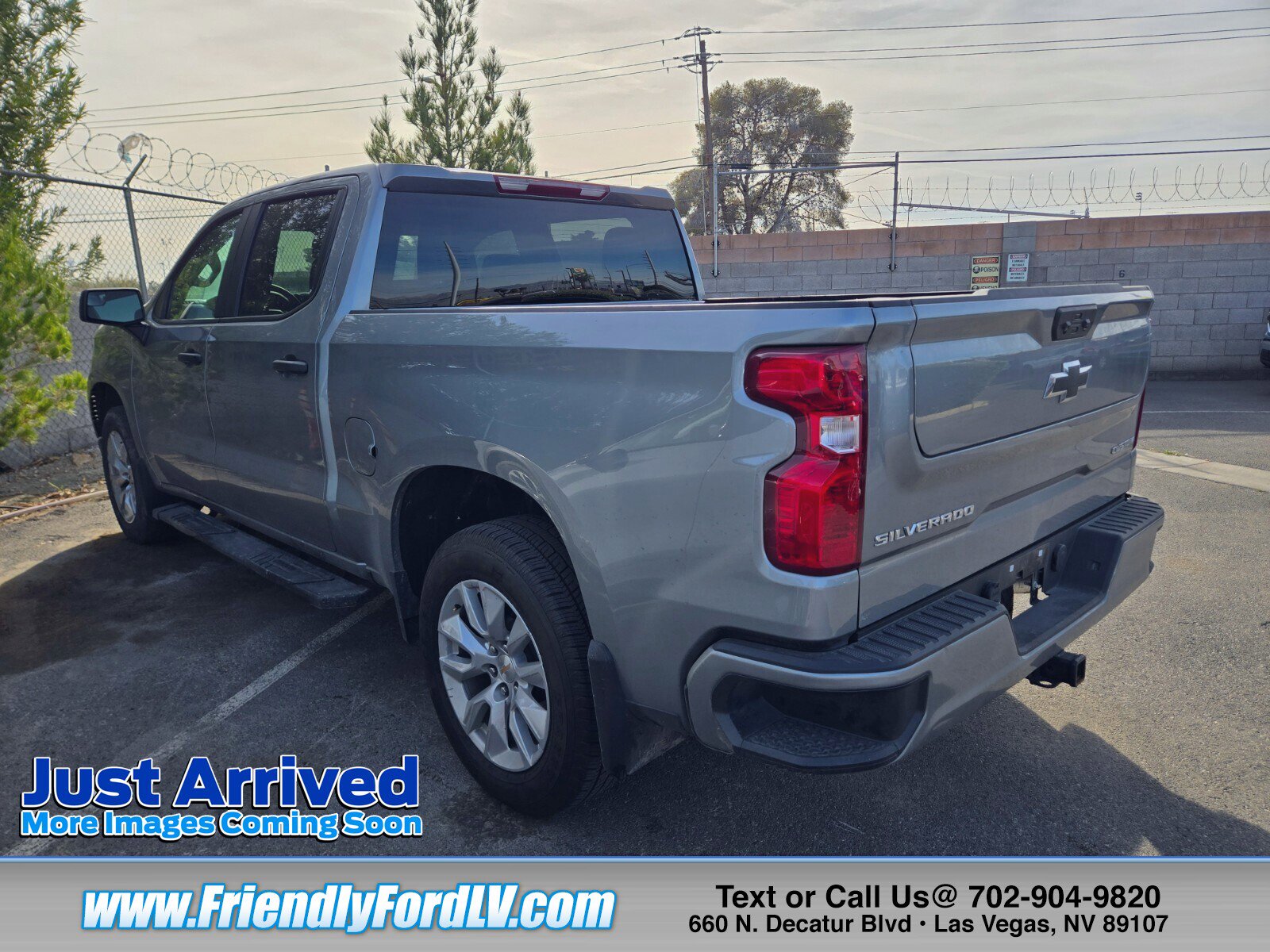Used 2025 Chevrolet Silverado 1500 Custom image 2