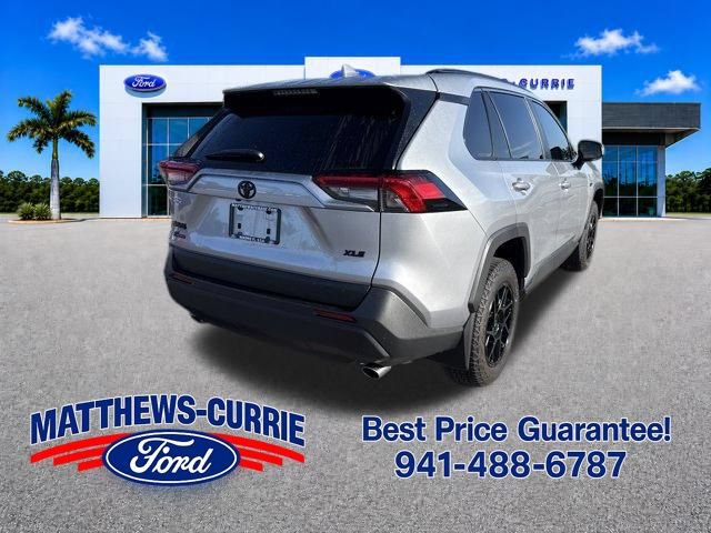 Used 2025 Toyota RAV4 XLE w/ Convenience Package FWD image 4