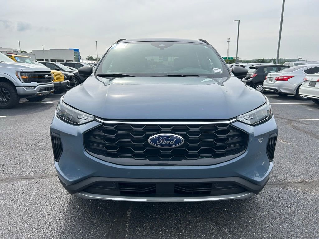 Certified 2025 Ford Escape ST-Line FWD image 3