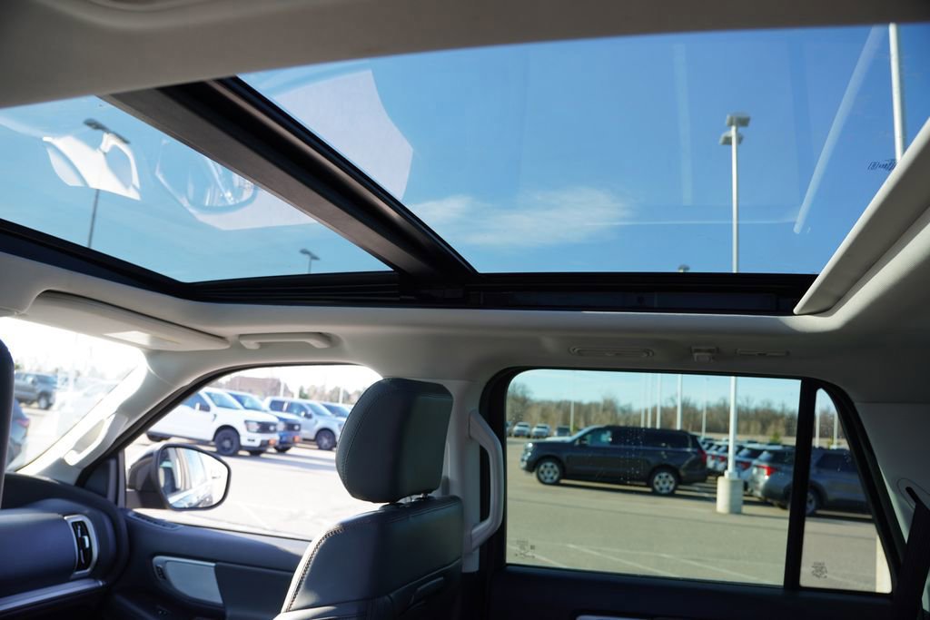 Certified 2025 Ford Expedition Active image 20