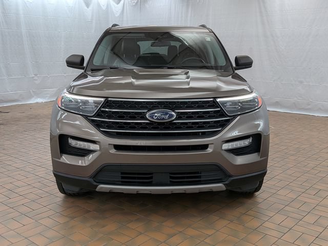 Certified 2021 Ford Explorer XLT w/ Equipment Group 202A AWD/4WD image 2
