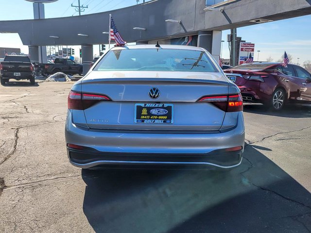 Used 2024 Volkswagen Jetta SE FWD image 8