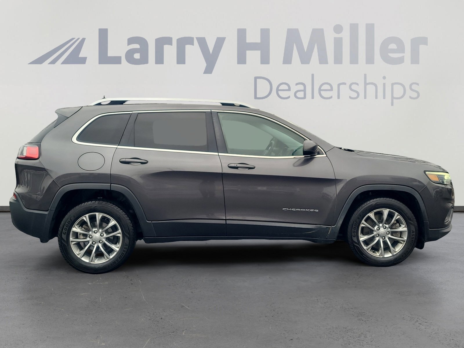 Used 2019 Jeep Cherokee Latitude Plus image 6