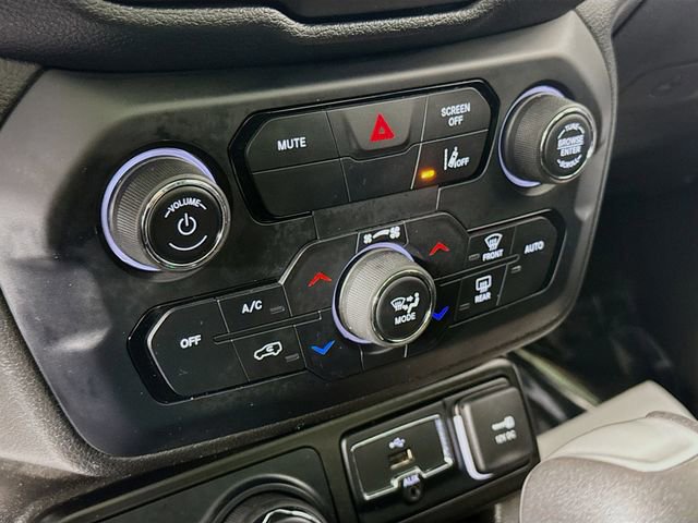 Used 2021 Jeep Renegade Latitude w/ Sun & Sound Group image 15