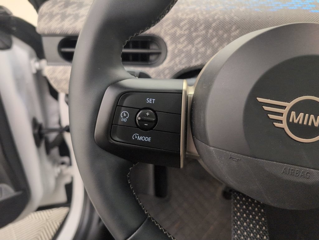 Used 2025 MINI Cooper S FWD image 36