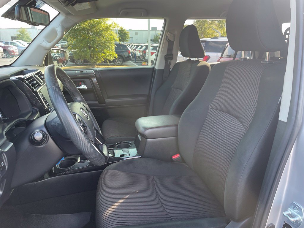 Used 2020 Toyota 4Runner TRD Off-Road AWD/4WD image 9