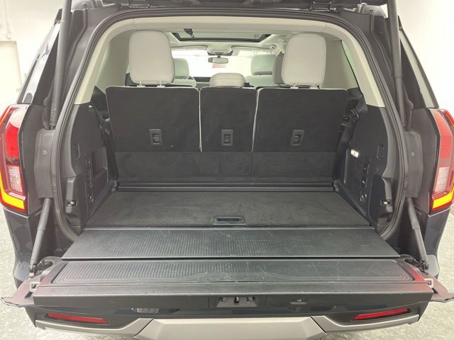 Certified 2025 Ford Expedition Platinum w/ Platinum Ultimate Package AWD/4WD image 36