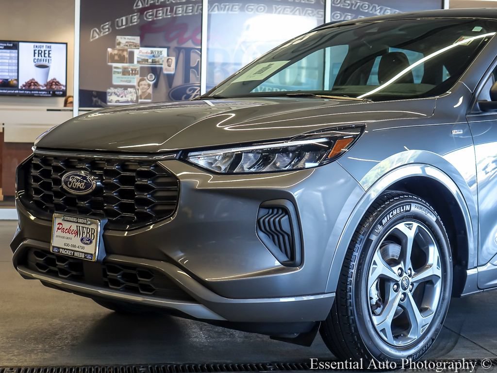 Certified 2023 Ford Escape ST-Line w/ Tech Pack #1 FWD image 3