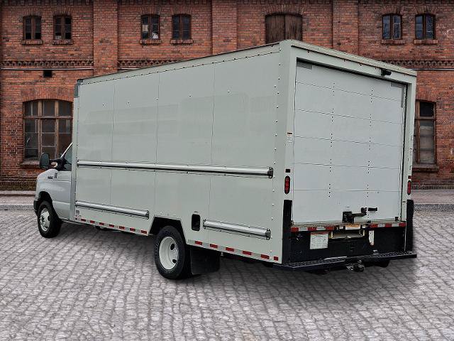 Certified 2022 Ford E-350 and Econoline 350 Super Duty RWD image 6