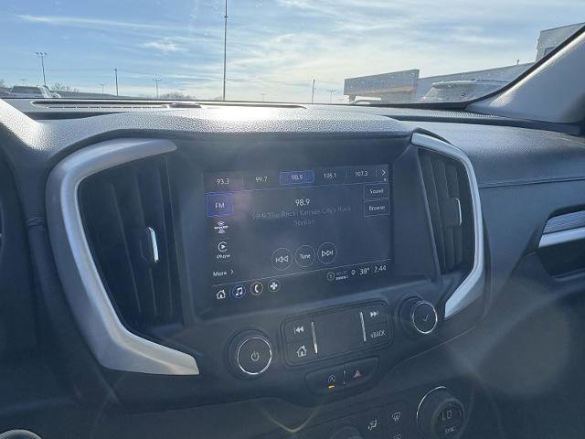 Used 2023 GMC Terrain SLT image 24