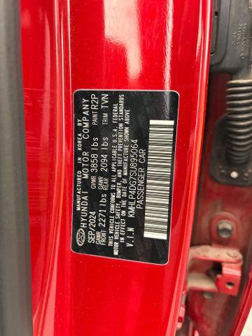 Used 2025 Hyundai Elantra Limited w/ Cargo Package image 15