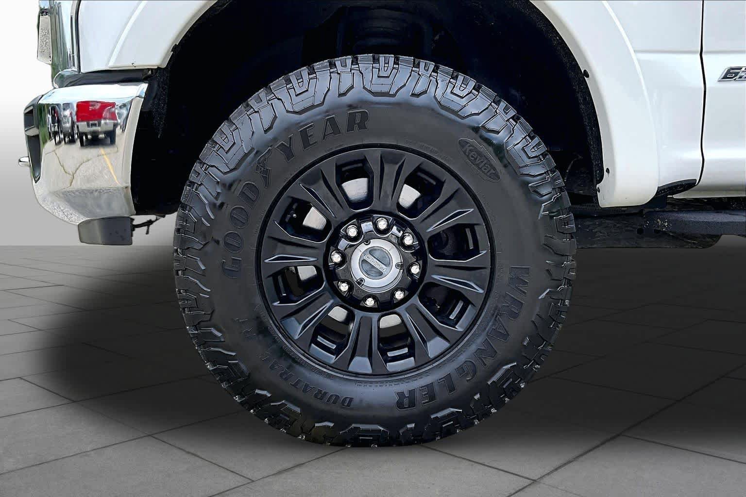 Certified 2021 Ford F250 Lariat w/ Tremor Off-Road Package AWD/4WD image 11