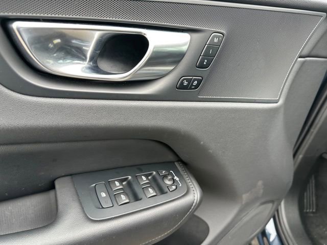 Used 2025 Volvo XC60 B5 Core AWD/4WD image 20