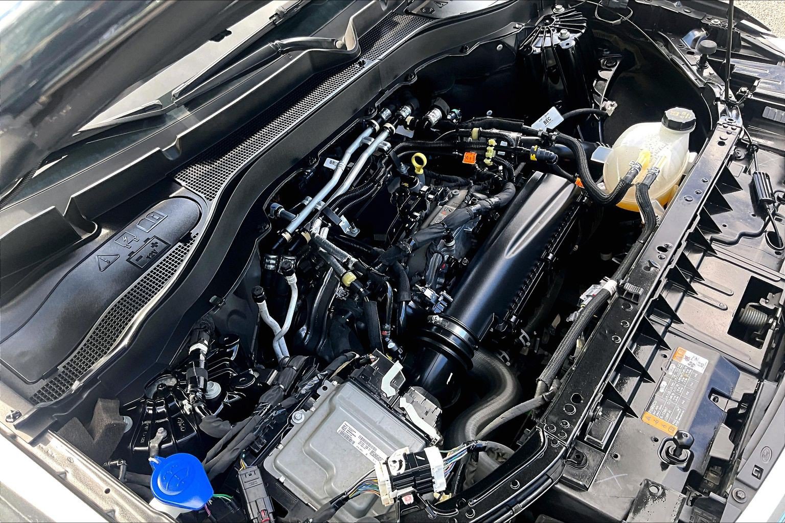Certified 2025 Ford Explorer Active RWD image 36