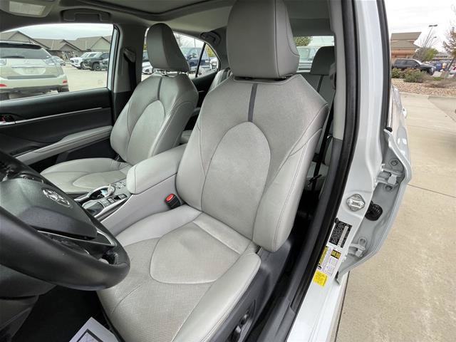 Used 2022 Toyota Camry XLE w/ Navigation Upgrade Package FWD image 18
