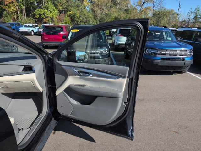 Used 2021 Cadillac XT5 Premium Luxury w/ LPO, Floor Liner Package FWD image 14