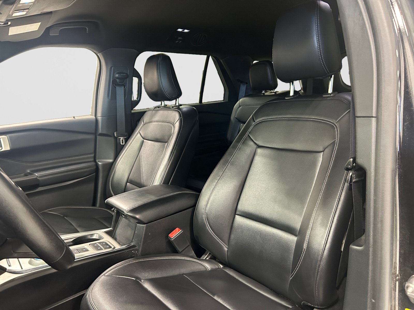 Certified 2020 Ford Explorer XLT w/ Equipment Group 202A RWD image 17