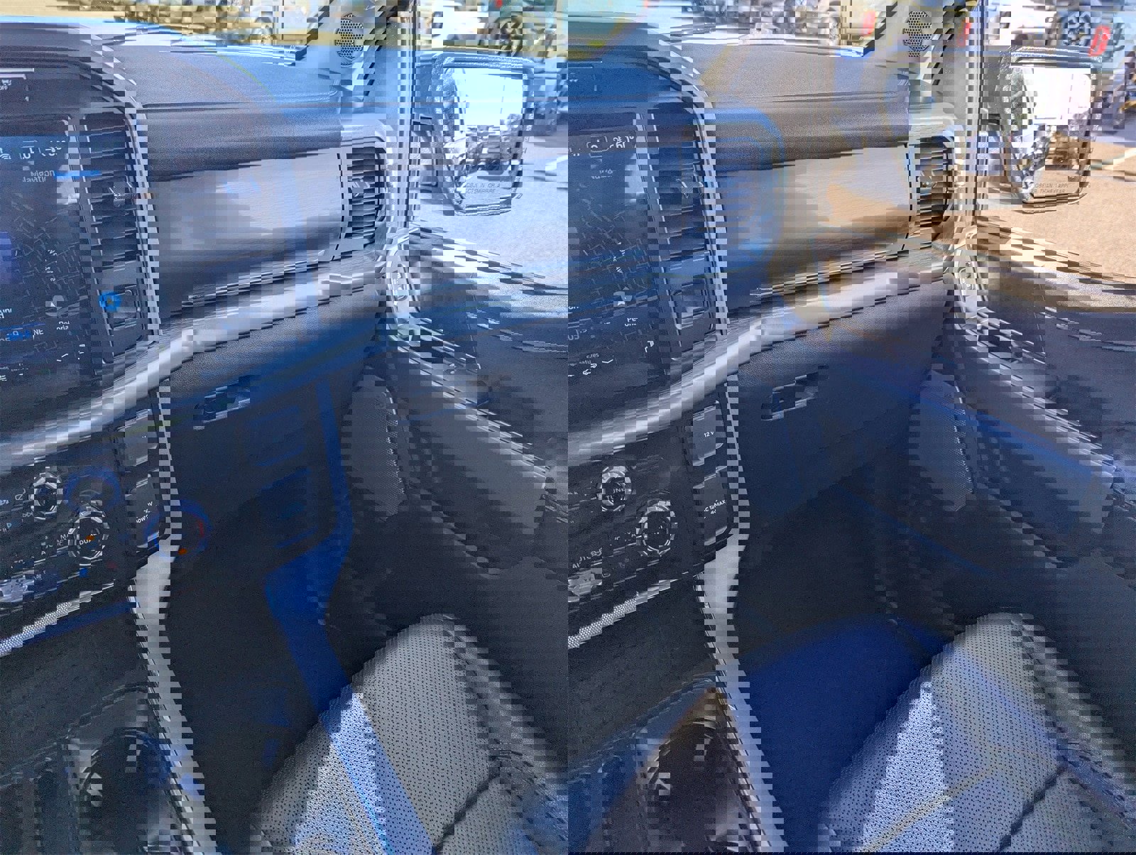 Certified 2023 Ford F150 Lariat w/ Equipment Group 502A High image 19