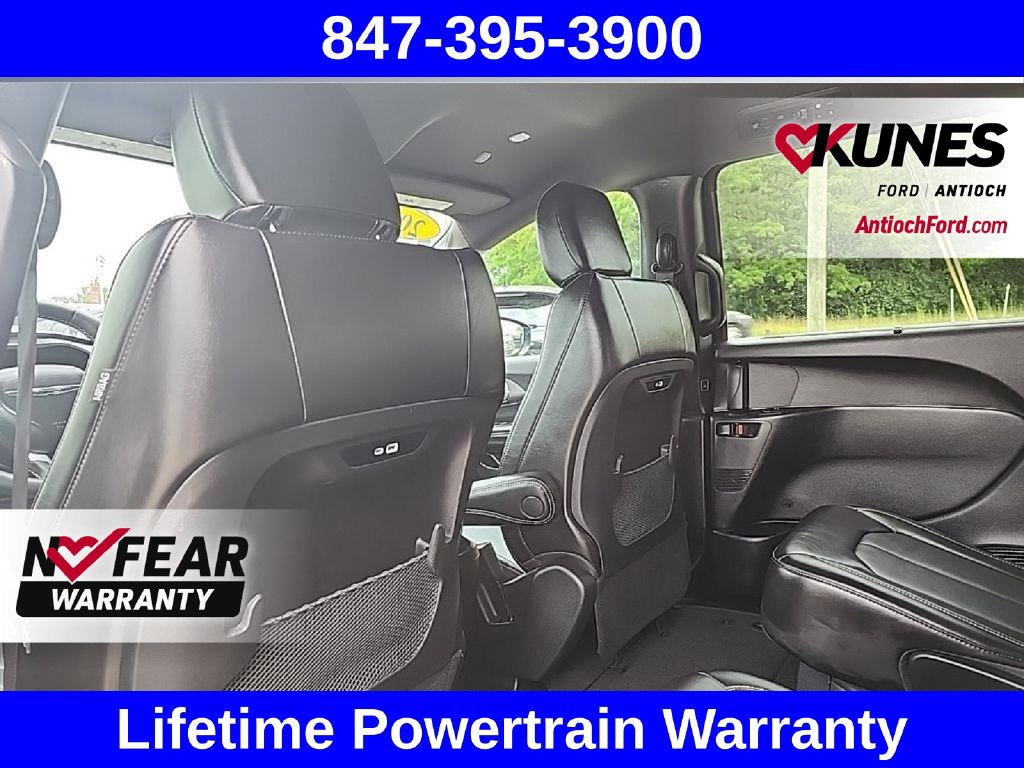 Used 2025 Chrysler Pacifica Select FWD image 38