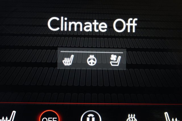 Used 2018 Dodge Challenger GT w/ Driver Convenience Group image 9