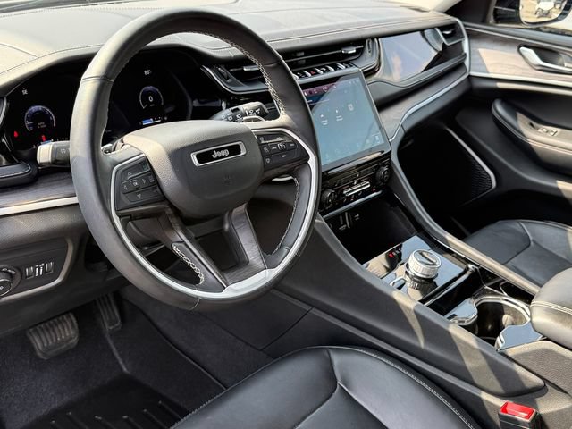Used 2022 Jeep Grand Cherokee L Limited w/ Black Appearance Package AWD/4WD image 19