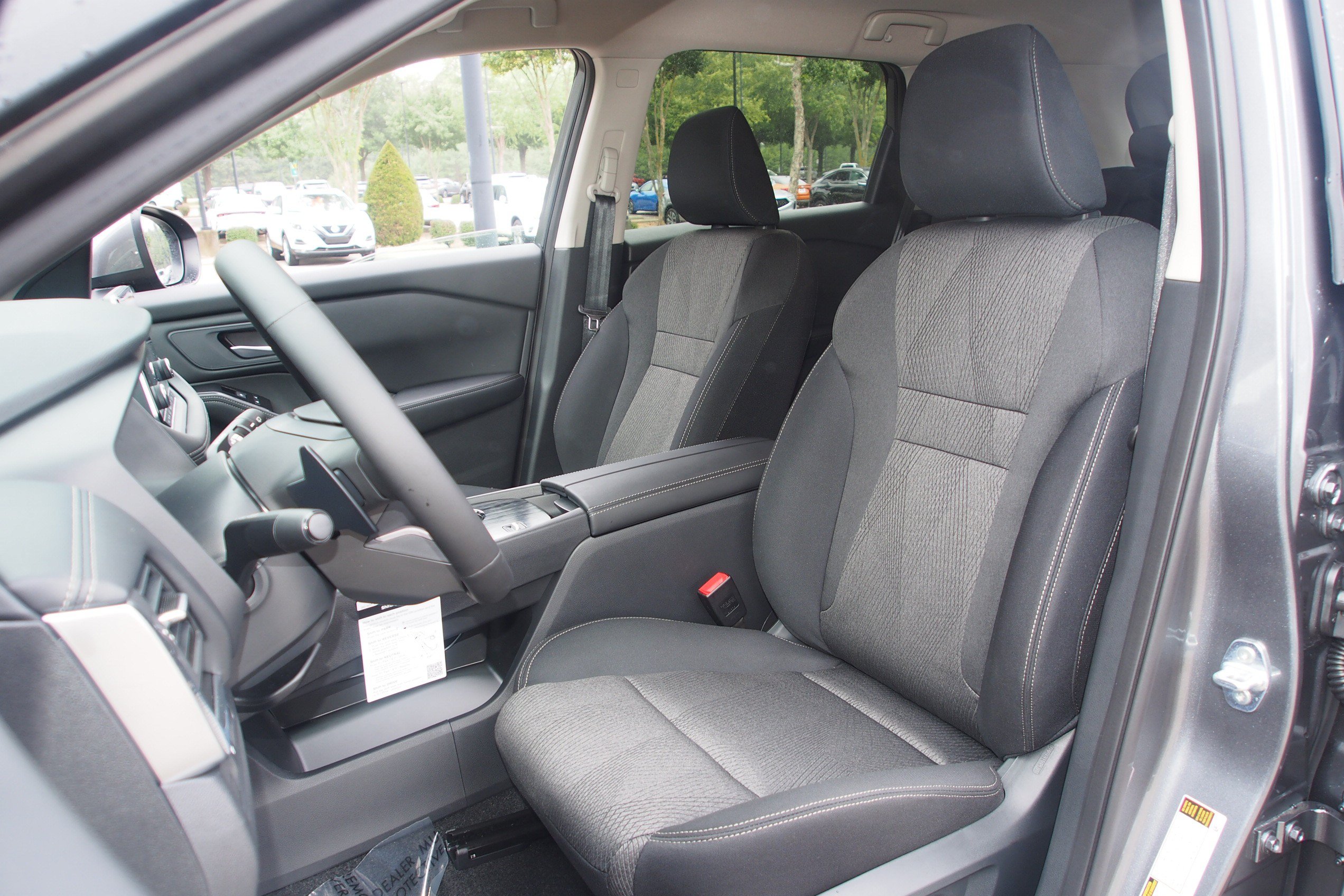 Used 2026 Nissan Rogue SV FWD image 15