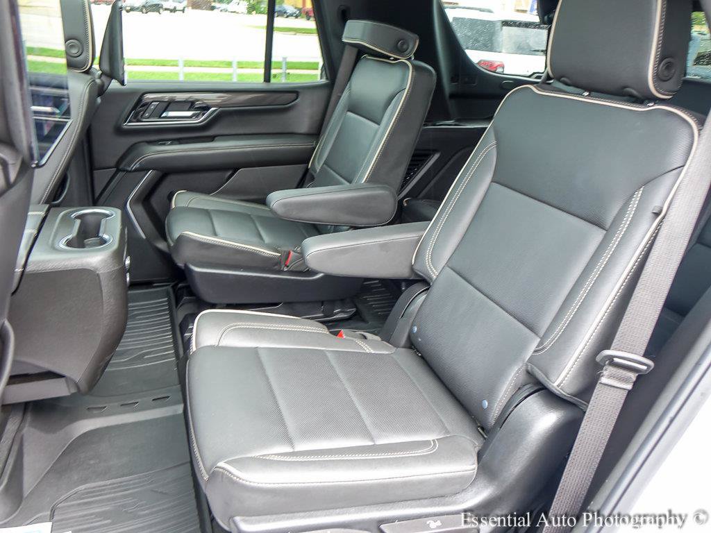 Used 2025 GMC Yukon Elevation w/ Elevation Premium Package AWD/4WD image 11
