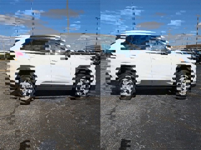 Used 2024 Toyota RAV4 LE image 6