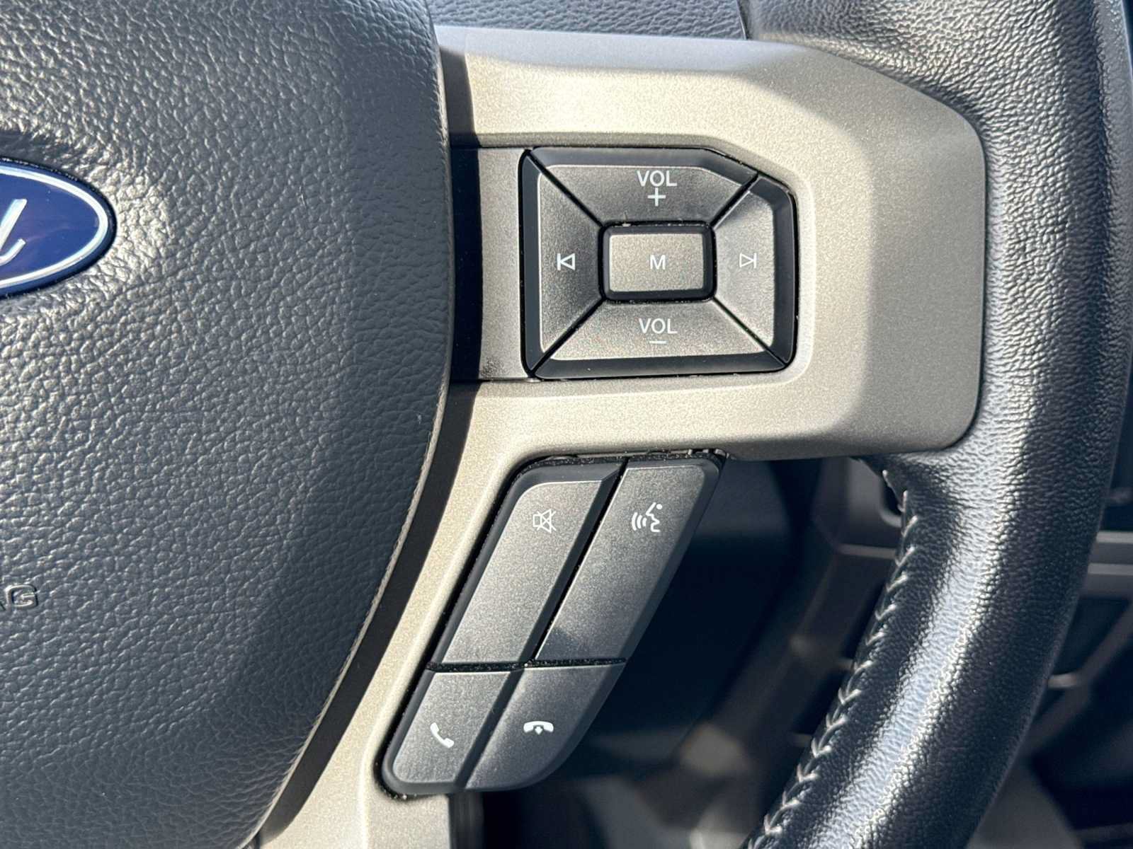 Certified 2022 Ford F350 Lariat w/ Tremor Off-Road Package AWD/4WD image 24