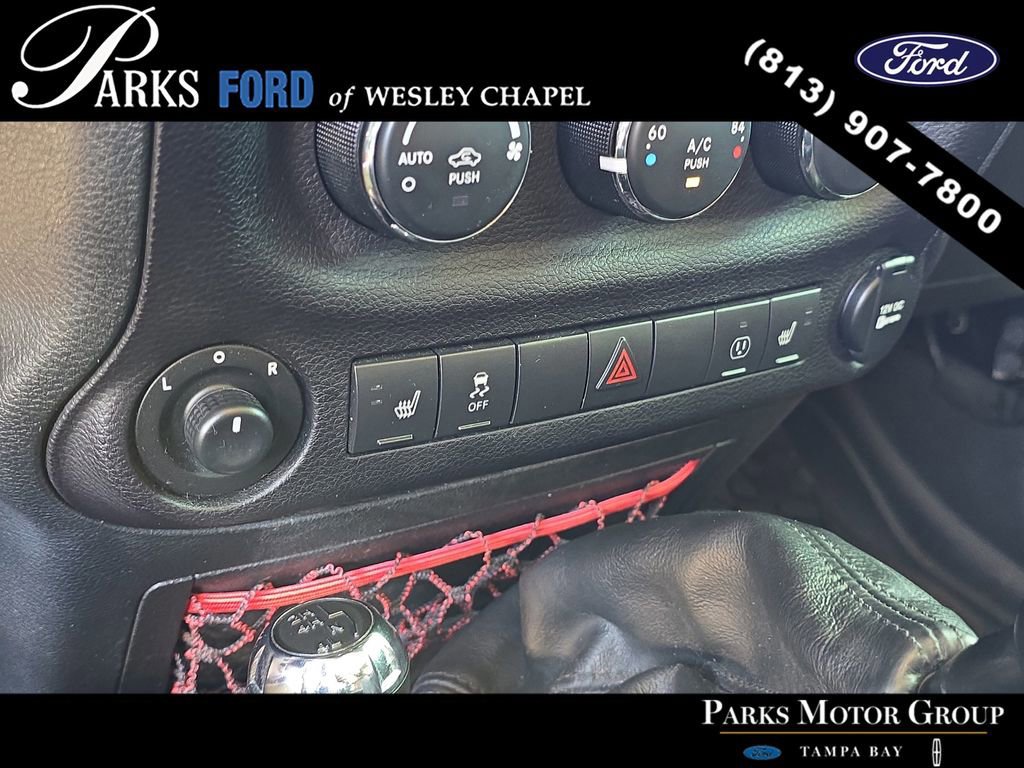 Used 2017 Jeep Wrangler Unlimited Rubicon AWD/4WD image 23