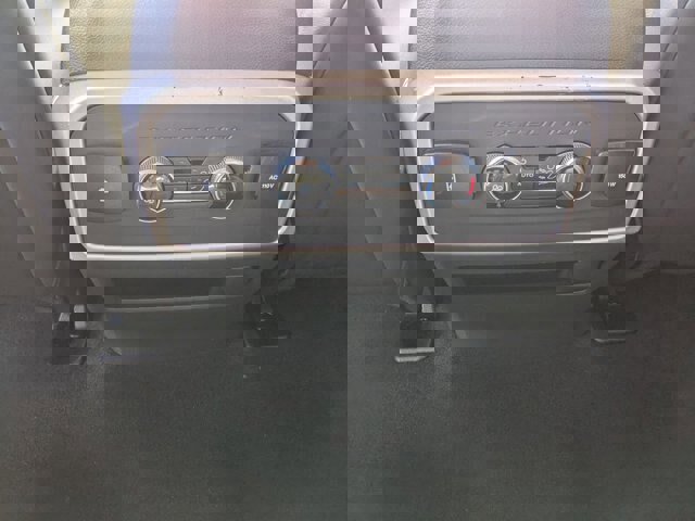 Certified 2024 Ford Expedition XLT image 38