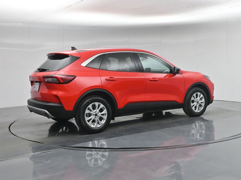 Certified 2024 Ford Escape Active image 11