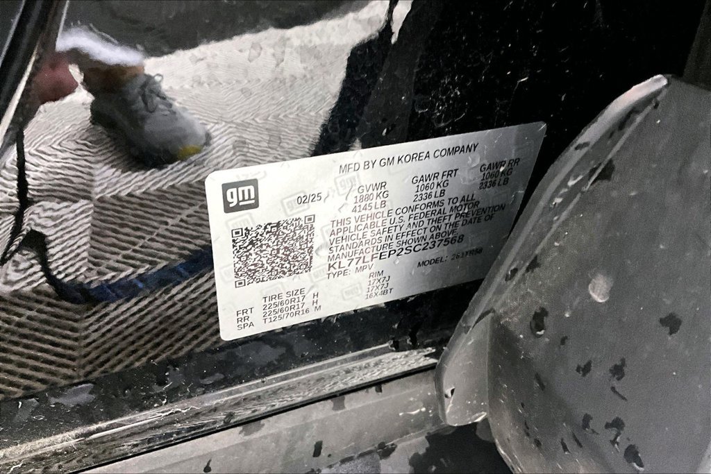 Used 2025 Chevrolet Trax LS FWD image 26